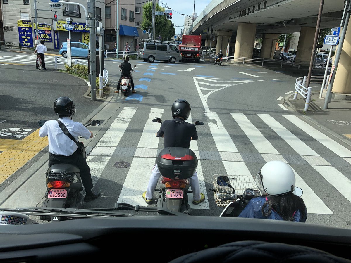 【画像】停止線の意味も理解できないバイク乗りｗｗｗｗｗ