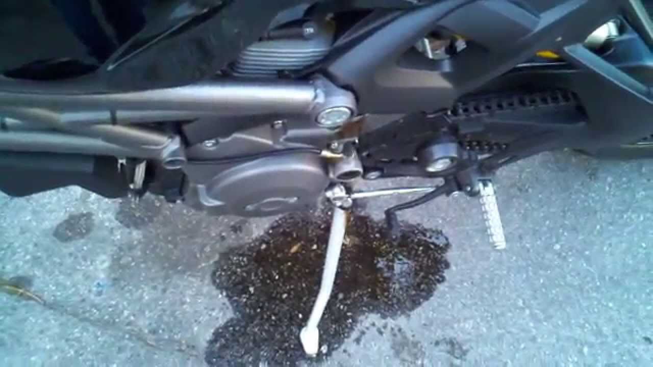 【悲報】中古バイク購入ワイ、1週間も経たずにオイルが漏れる…