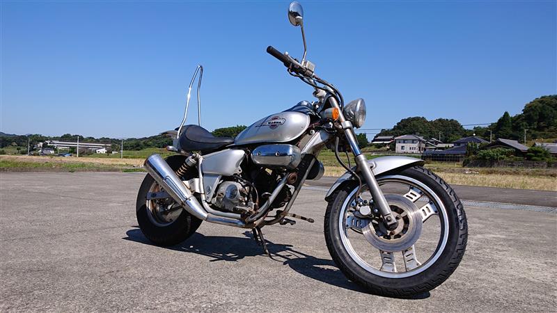【画像】マグナ50とかいうキッズ御用達の原付バイクwww