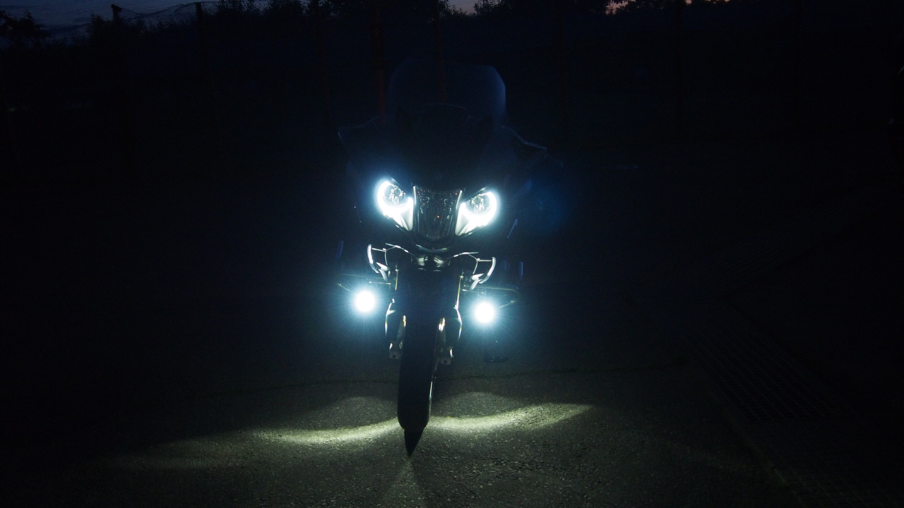夜のバイクライドの安全確保 すうの道しるべ