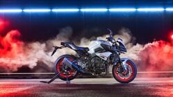 2019-Yamaha-MT10-EU-Ice_Fluo-Static-005-03