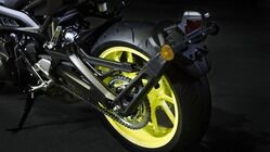 2017-Yamaha-MT-09-EU-Night-Fluo-Detail-006
