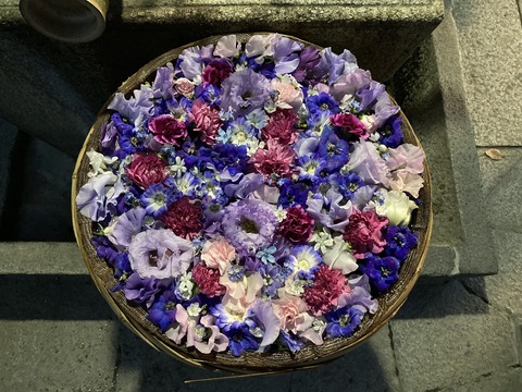 野見神社の花手水 リターンライダーの足跡 野見神社の花手水 リターンライダーの足跡