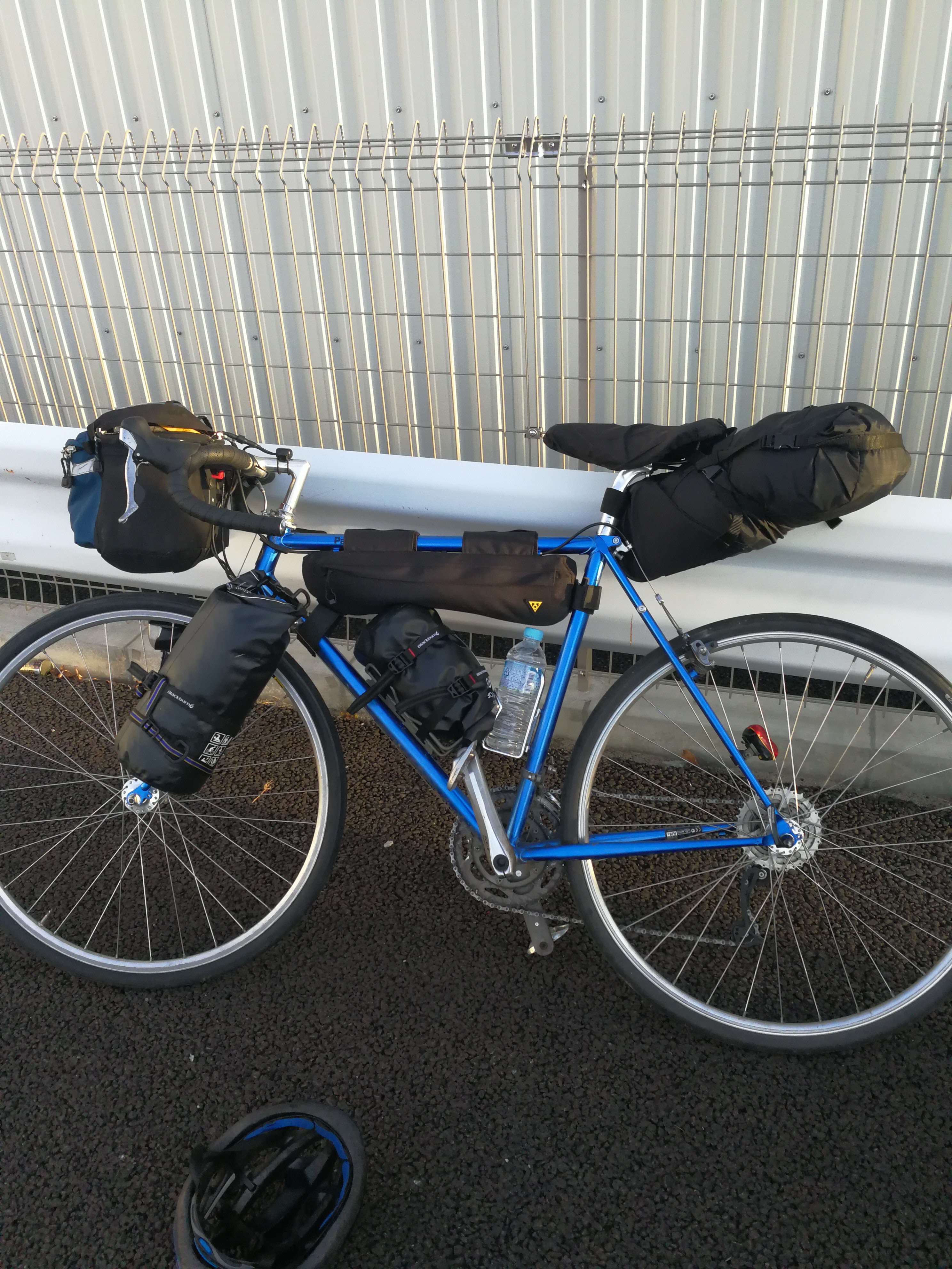 フロントバッグは後ろ開きがベスト!? : 自転車開援隊 フロントバッグは後ろ開きがベスト!? : 自転車開援隊