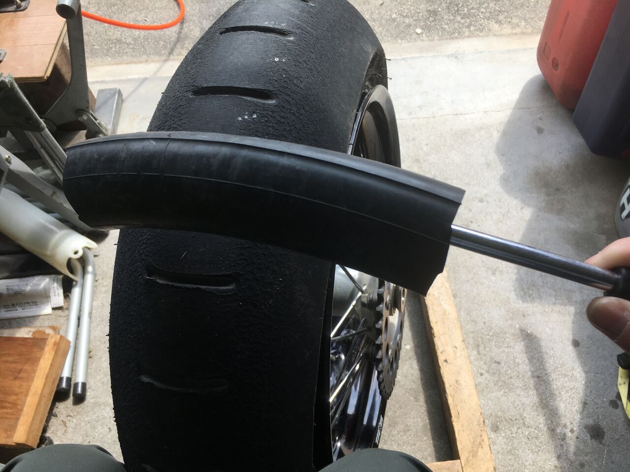 連休最終日の作業と タイヤ交換の方法紹介 ｔｆメッツガー参上