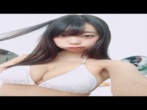 動画 迫力ある白ビキニ姿で悩殺 猫娘フェイスのグラドル 青山ひかる セクシーな自撮りオフショットを披露し反響続々 かわゆす Jp News Daily ビキニ三昧