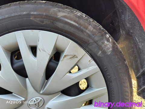 ホイールキャップ損傷2