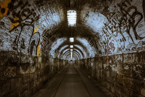 tunnel-237656_1280