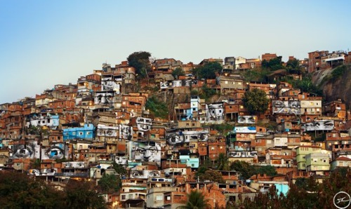 28_millimetres_-_women_are_heroes_action_dans_la_favela_morro_da_providencia_favela_de_jour_rio_de_janeiro_bresil_2008.jpg 28 millimetres women are heroes action dans la favela morro da providencia favela de jour rio de janeiro bresil 2008