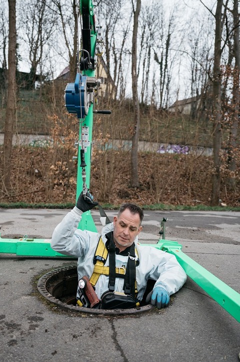 BOD_Underneath the manhole_3