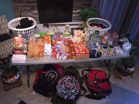 CON_Formerly homeless woman leads backpack program_1