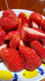 20250421_200739デザートイチゴ” hspace=