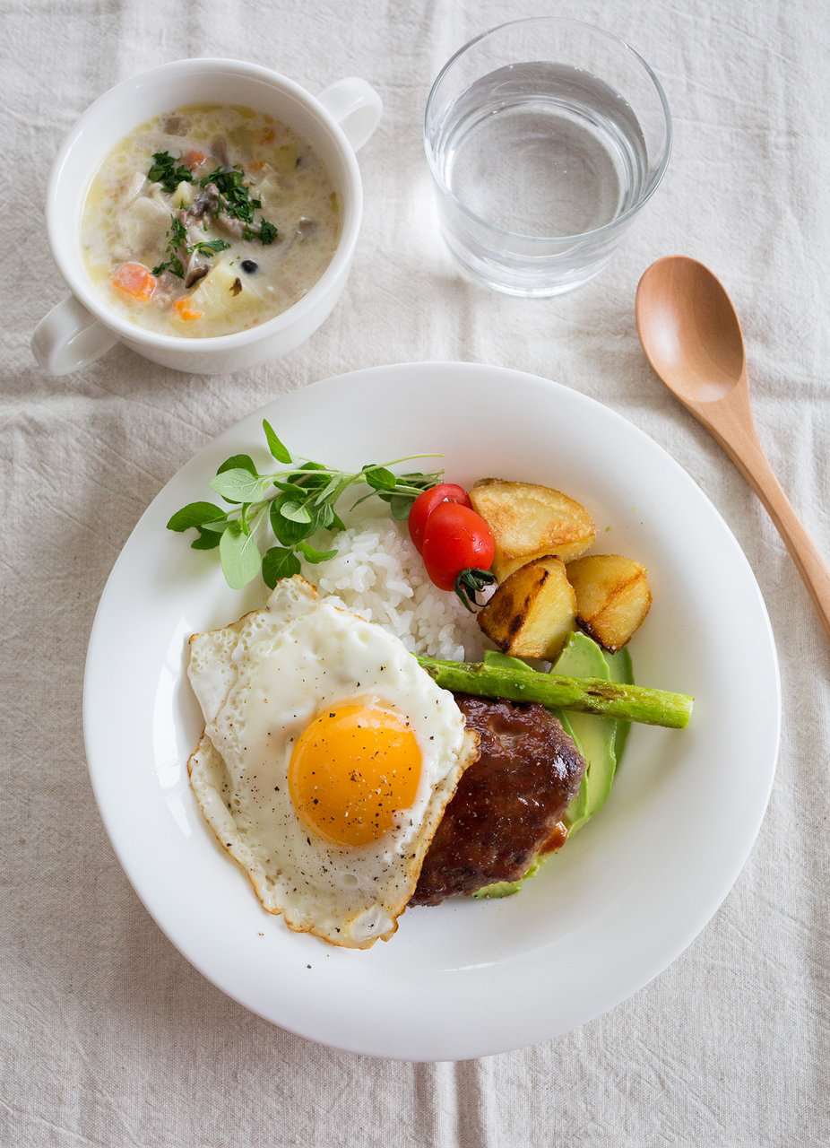 ハンバーグをちょっとお洒落に ロコモコプレート Bio Table