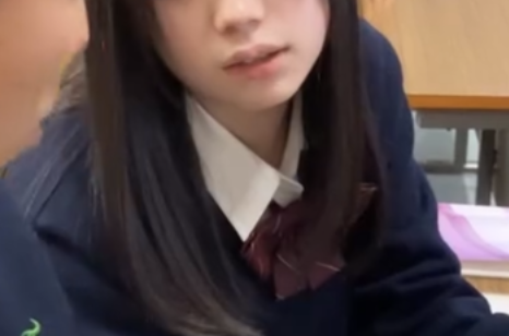 【画像】こんなに可愛いJKに勉強を教えてもらって勃起しない男、0人説のサムネイル