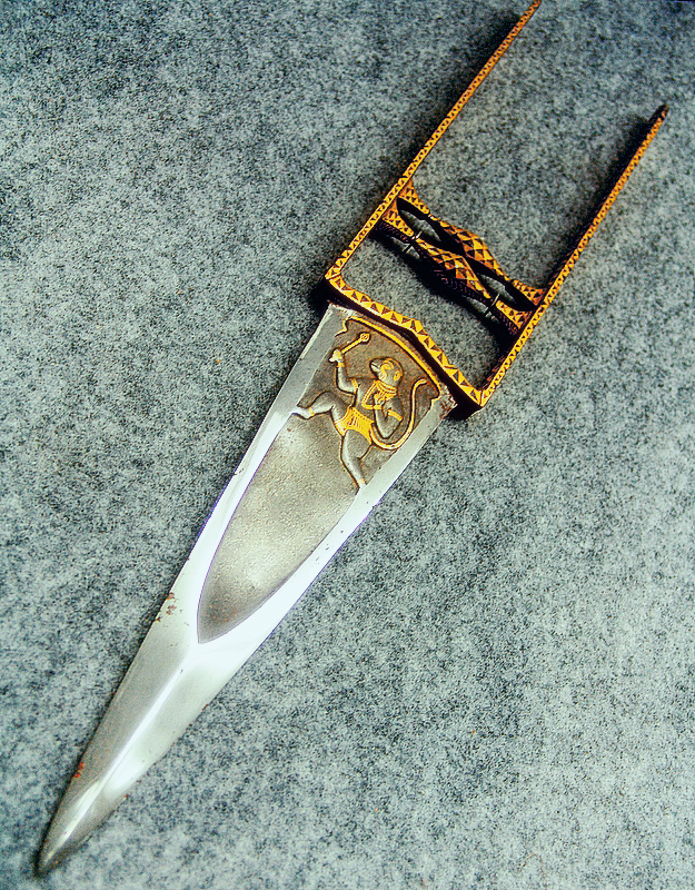 Ornamental_katar