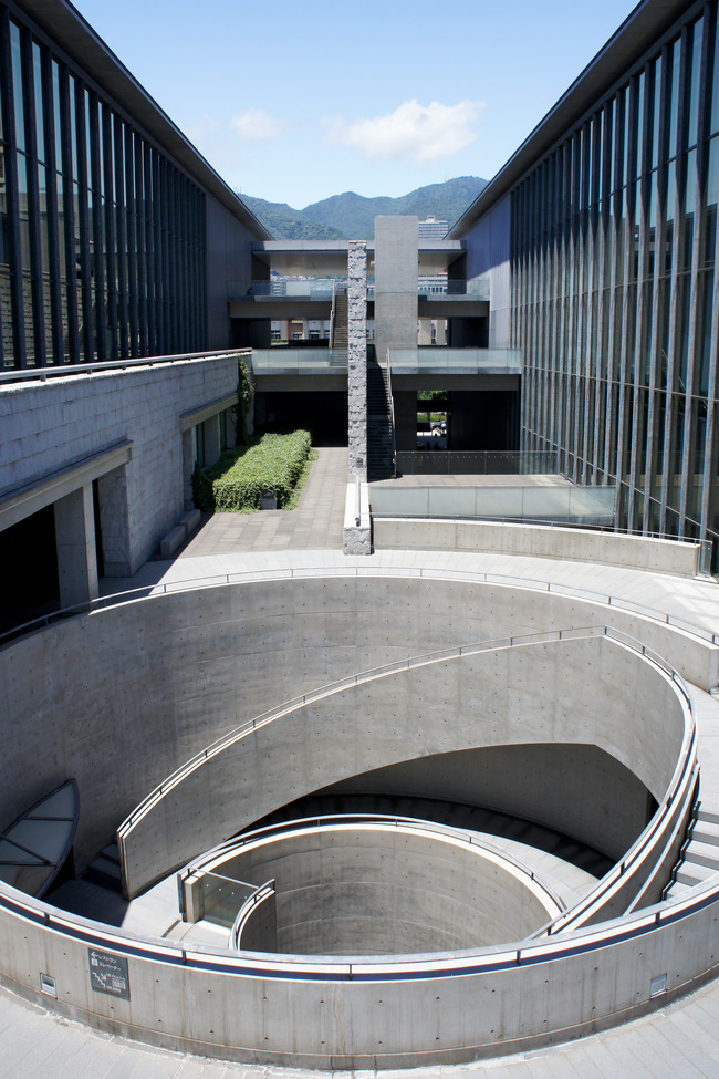 Hyogo_prefectural_museum_of_art08s3200