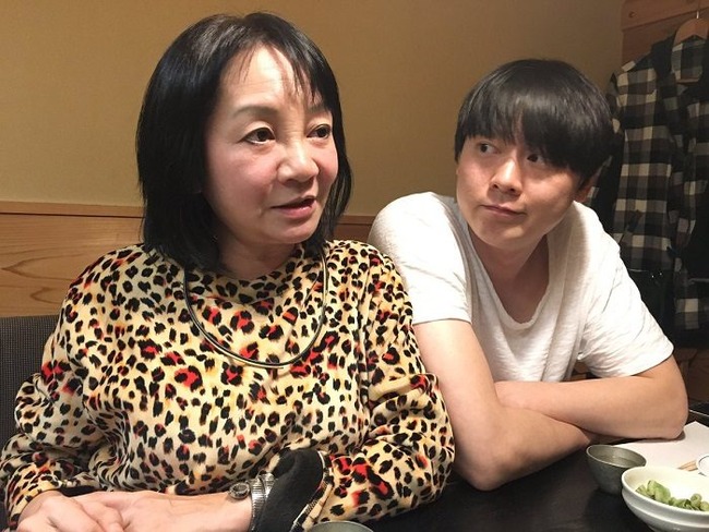 C9Grg1EUIAALDZT-700x525