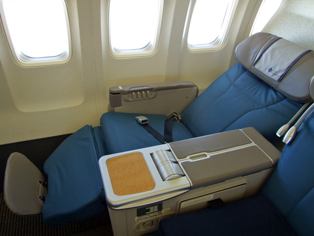 鳥海高太朗ブログ きまぐれトラベル日記 Anaビジネスジェット の Club Ana Bj の座り心地と機内の様子 3 27 火