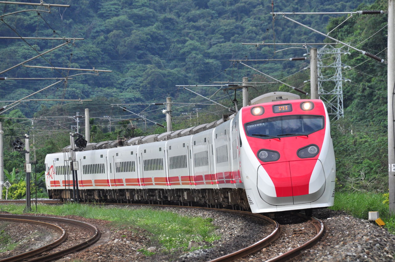 台湾 鉄道DVD 台湾特急でGO!振り子式電車,気動車篇発売！ : 日本と台湾