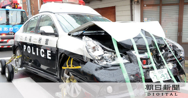 大阪 職質を振り切り パトカーに体当たりした不審車両2台に 警察官が7発発砲 2発命中 運転手の男重傷 1人逃走中 2 疾風ニュース速報