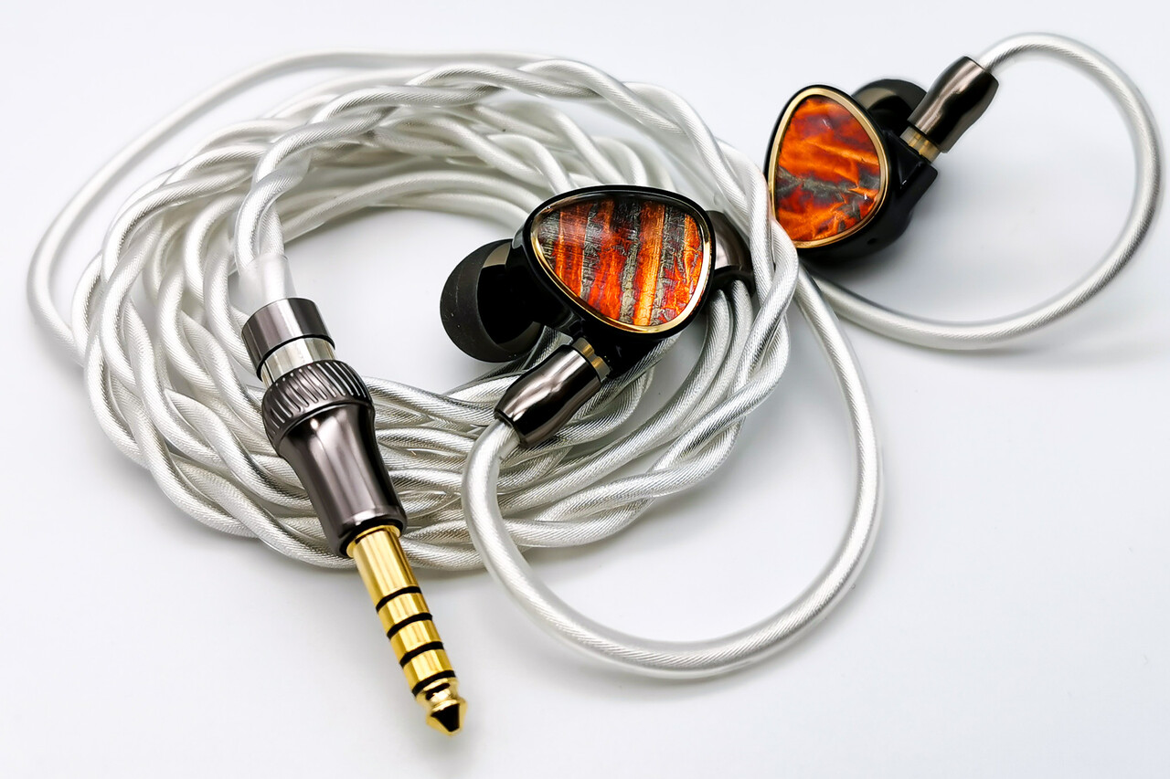 SHANLING TINO」 上質なデザインに10mm+8mmの2DD構成で