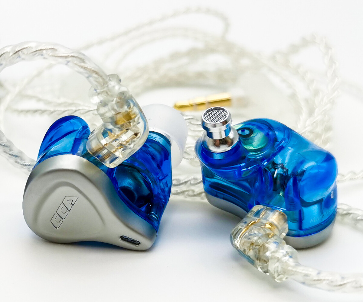 CCA CSN」 2千円台の1BA+1DDハイブリッド。KZ/CCAらしい明瞭サウンドで