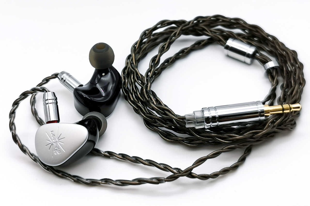 Kiwi Ears Quintet」 個性的な1DD+2BA+マイクロ平面(MPT)+PZT(圧電)骨