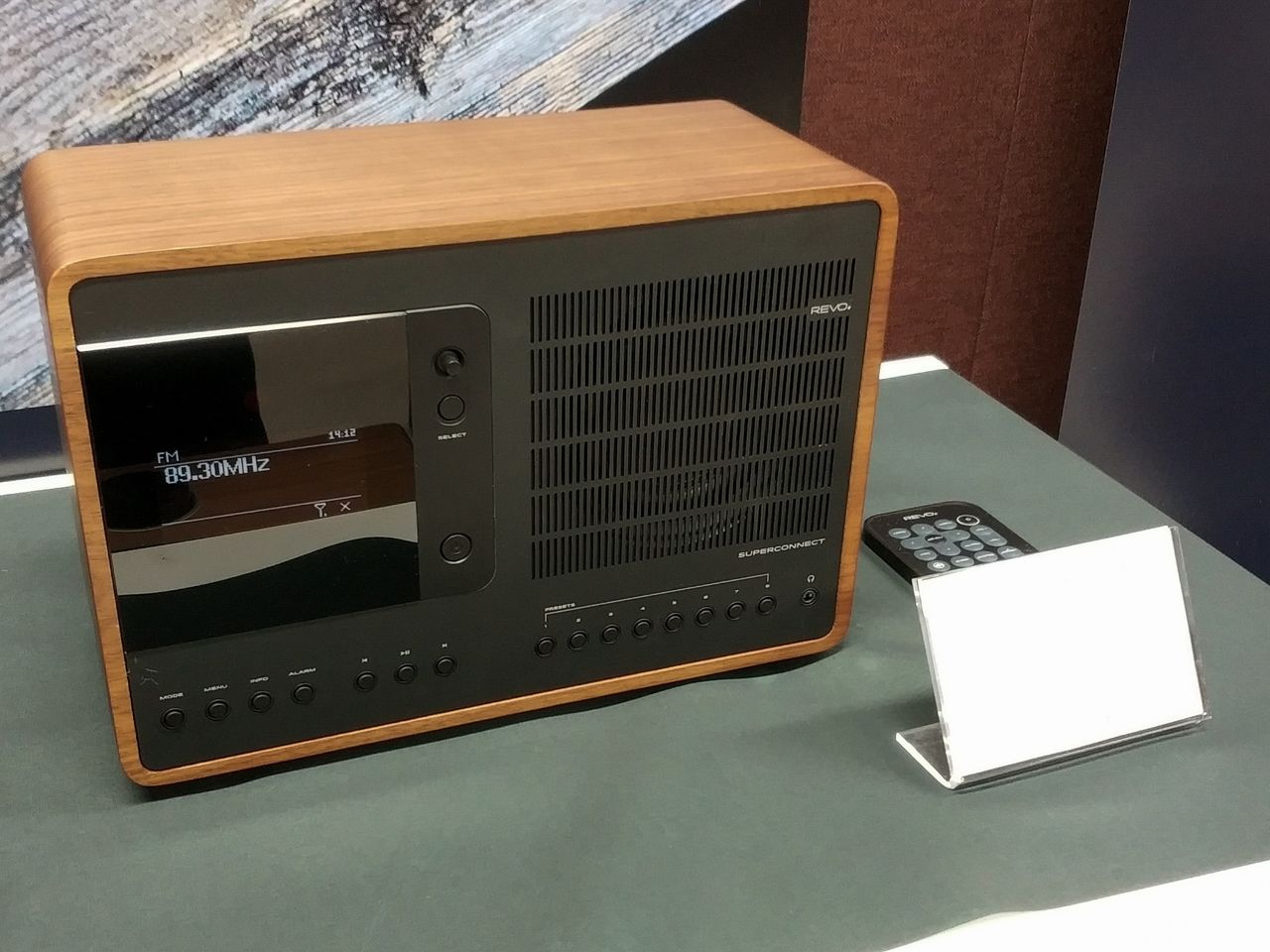 REVO」&「ruarkaudio」 英国生まれの高級ワイヤレスオーディオ REVO」&「ruarkaudio」 英国生まれの高級ワイヤレスオーディオ