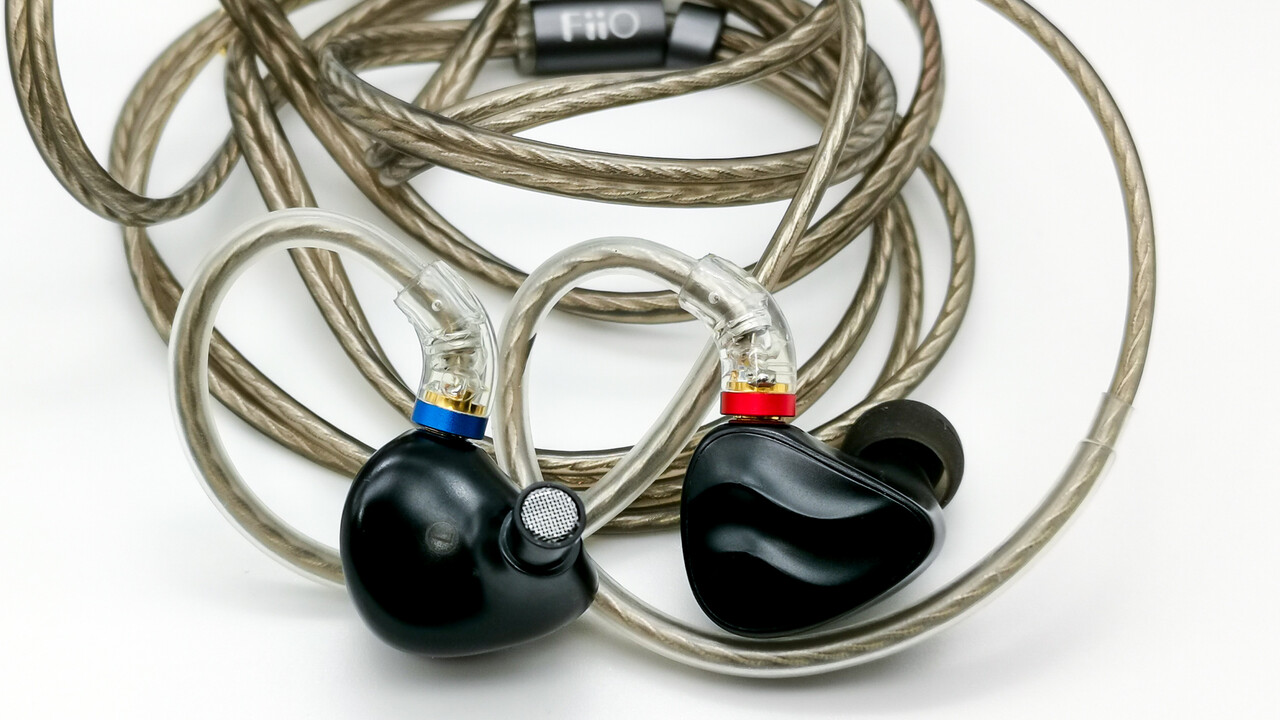 棚からレビュー】 「FiiO x Crinacle FHE:Eclipse」 2BA+1DD仕様 棚からレビュー】 「FiiO x Crinacle FHE:Eclipse」 2BA+1DD仕様