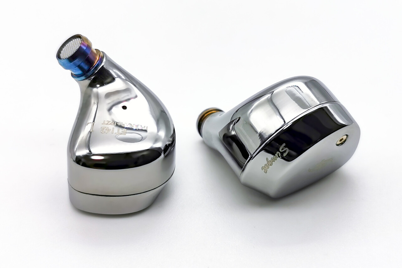SIMGOT ET142」 12.1mm平面+多層PZTハイブリッド。同社らしい音