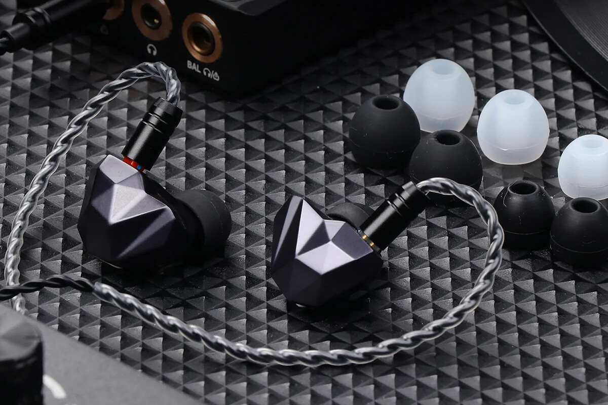 RMVチンバウ❣️ TRIPOWIN Rhombus」 LCP/PU複合振動板DD＋Knowles製BAハイブリッド構成