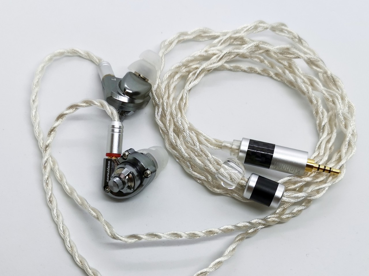 Acoustune 「HS1670 SS」 今さらですが、「個人的メイン使い」高音質