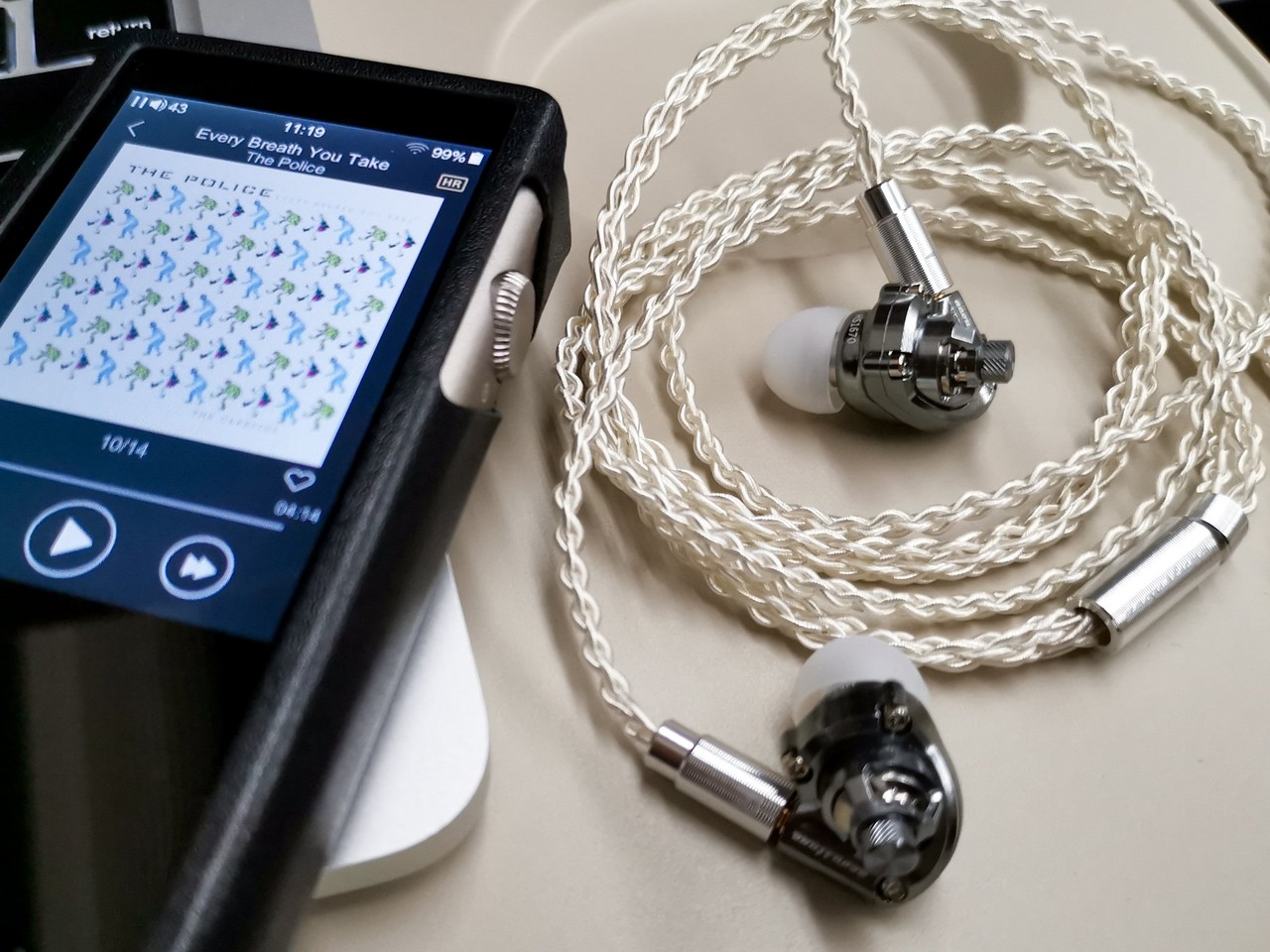 Acoustune 「HS1670 SS」 今さらですが、「個人的メイン使い」高 Acoustune 「HS1670 SS」 今さらですが、「個人的メイン使い」高
