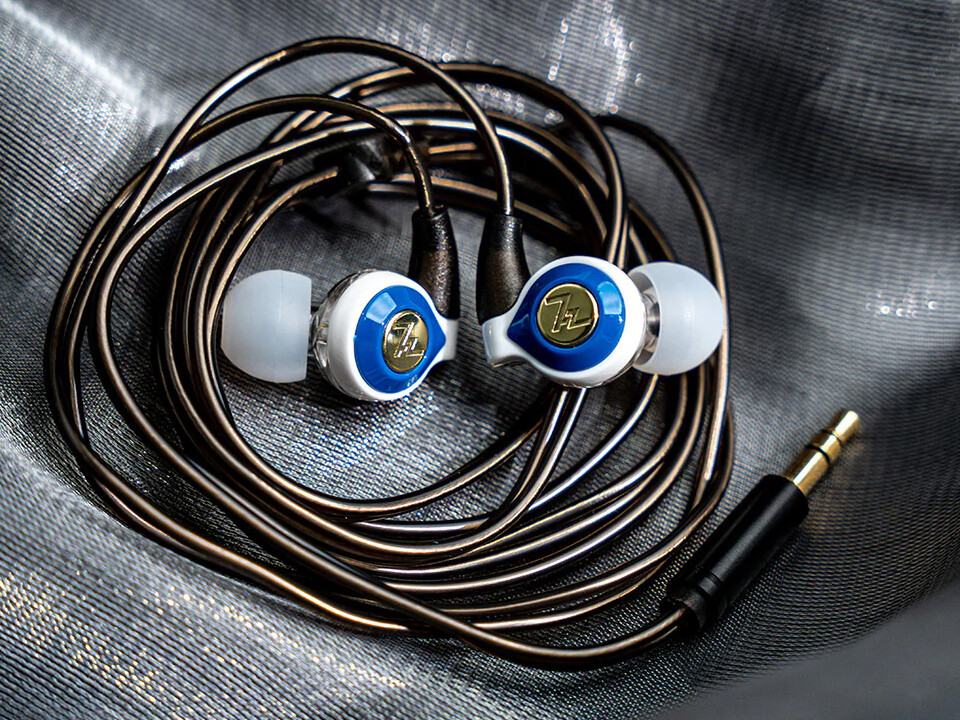 7Hz AERO」 高音質9.2mm ダイナミックドライバー搭載。外観から 7Hz AERO」 高音質9.2mm ダイナミックドライバー搭載。外観から