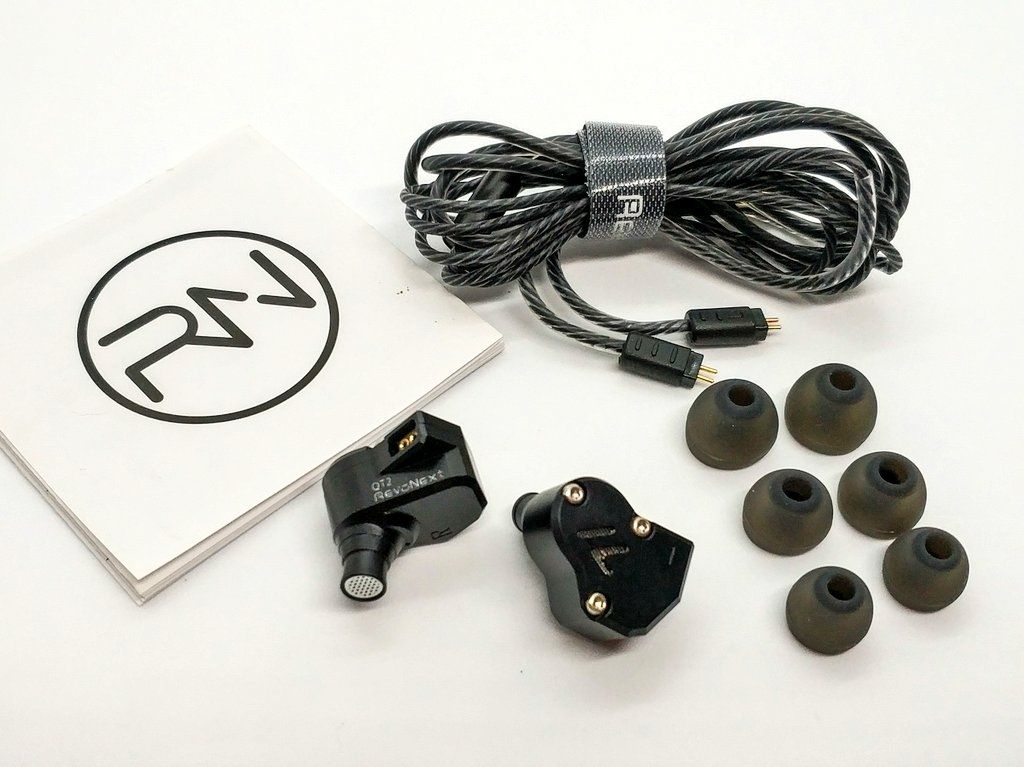 RevoNext QT2」(RN-QT2) 予想外の中低域メインの聴きやすさと RevoNext QT2」(RN-QT2) 予想外の中低域メインの聴きやすさと