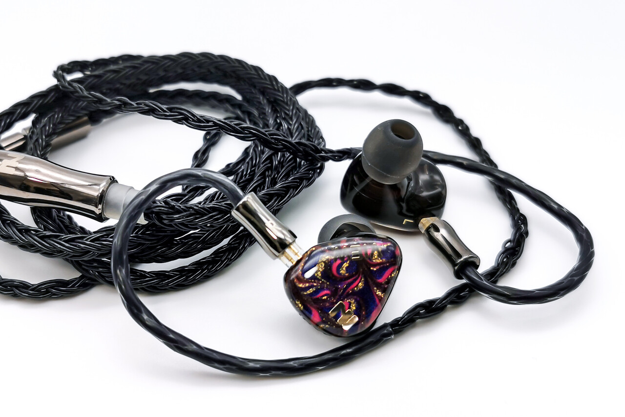 INTUAURA VIEW Splendor（逸彩）」 美しいシェルに凄そうな内部仕様で