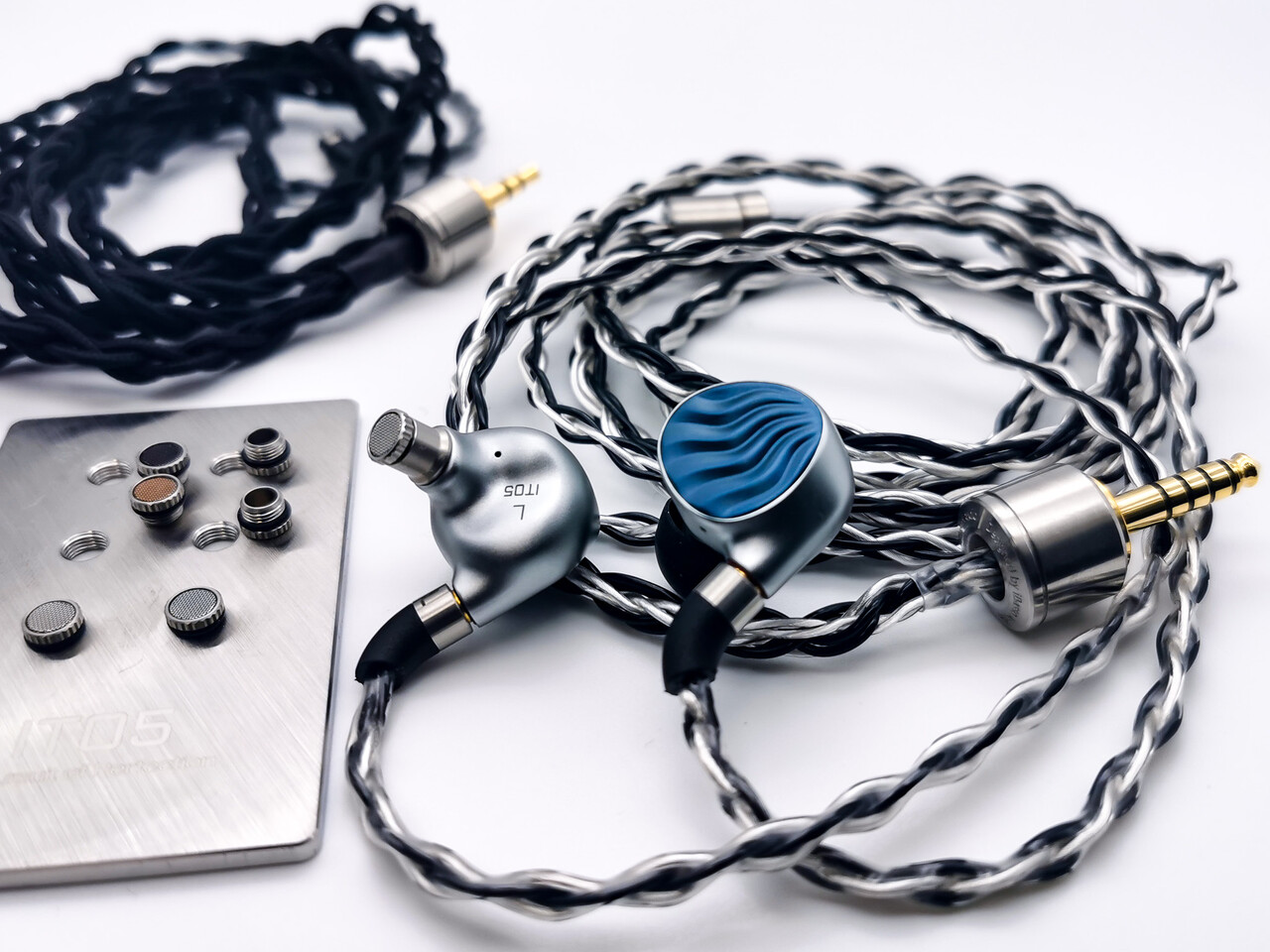 iBasso Audio IT05」 高級感のあるシェルデザインに独自技術の高性能