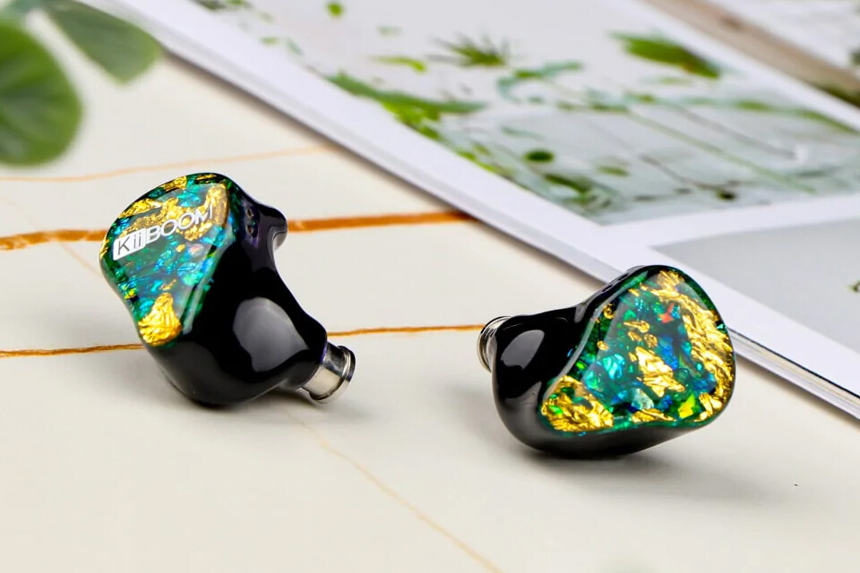 KiiBOOM Evoke」 美しいシェルにLCP振動板＋Knowles製BA採用の