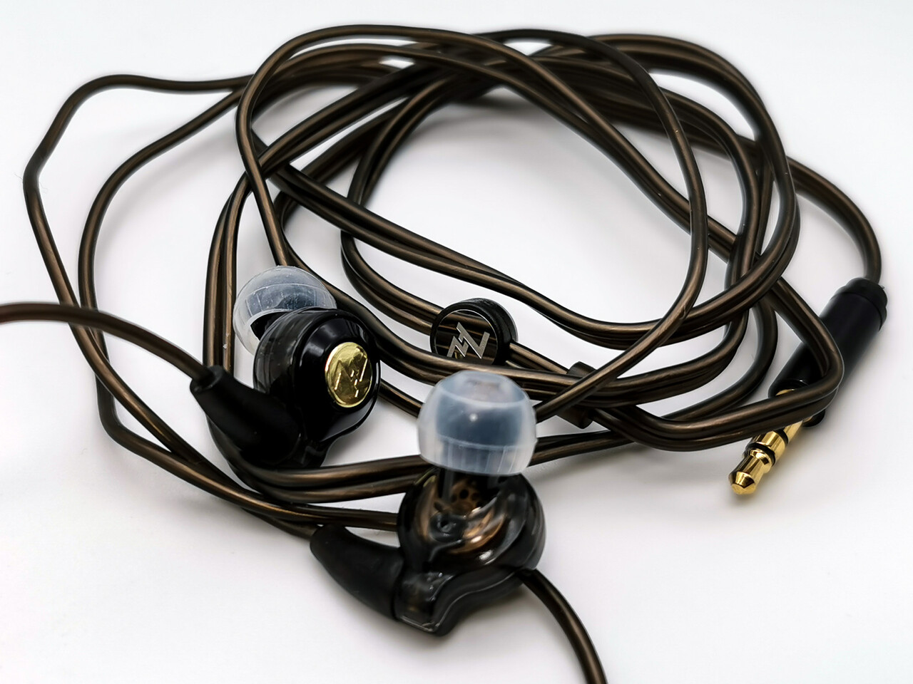 7Hz AERO」 高音質9.2mm ダイナミックドライバー搭載。外観から 7Hz AERO」 高音質9.2mm ダイナミックドライバー搭載。外観から