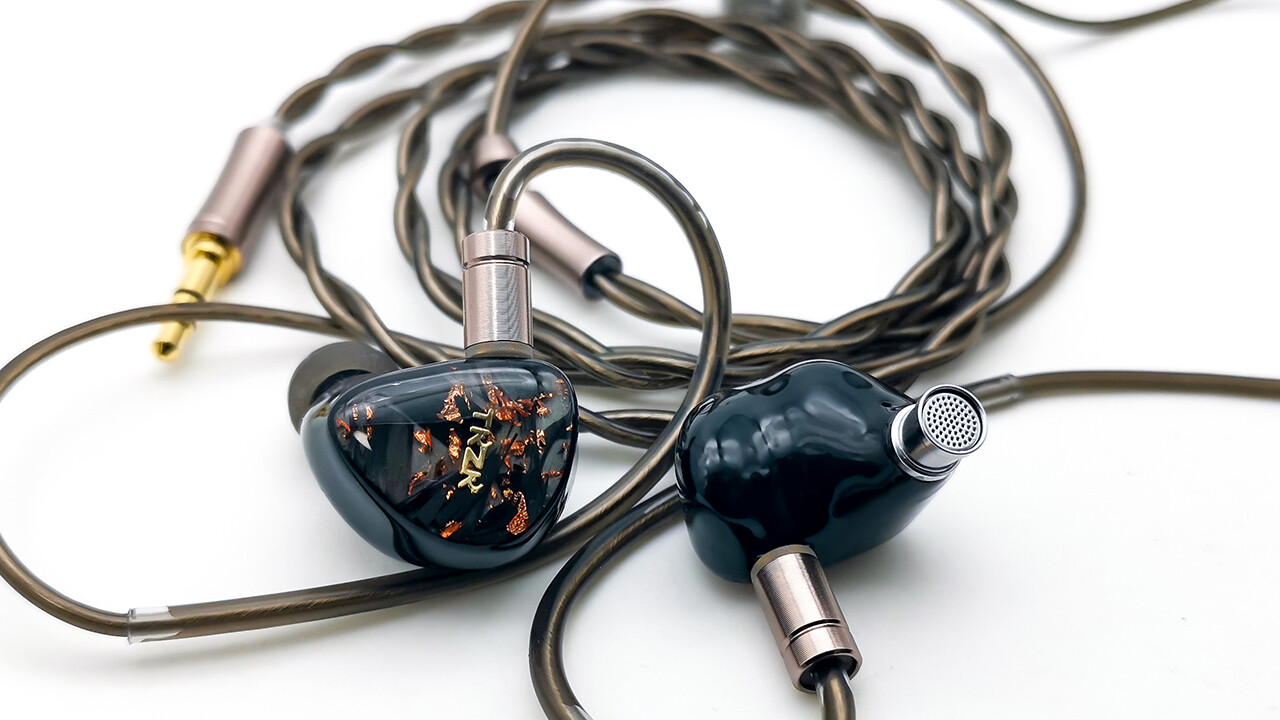 TKZK Ouranos」 美しい3Dプリントシェル、CNT振動板のスピード感があり