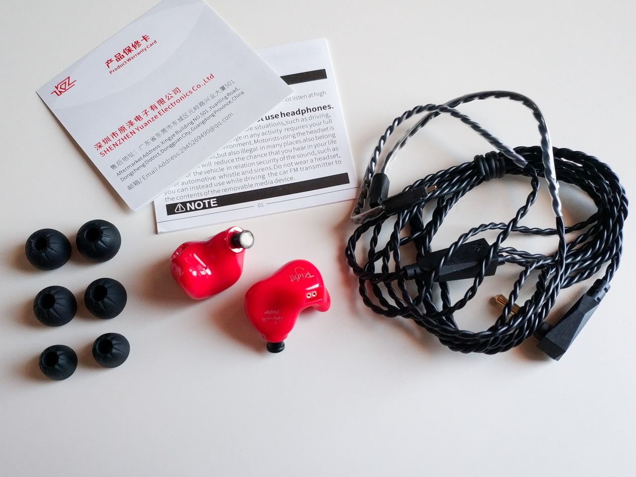 KZイヤホンセット【まとめ売り】 KZ ZS4」 抜群の装着感覚と明瞭なサウンドは健在。ZS3から正統進化した