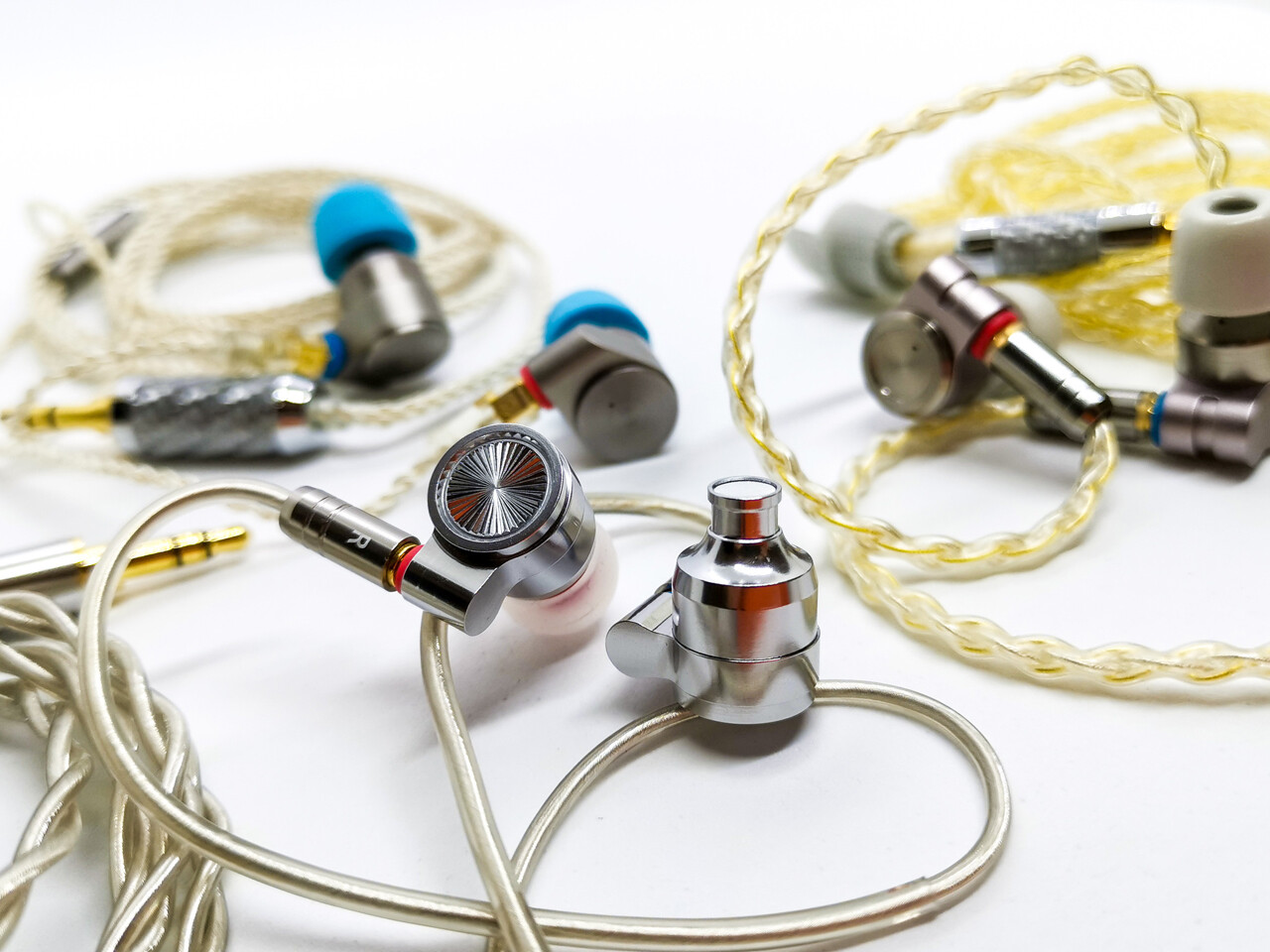 TIN HIFI T4」 全方位に洗練された明瞭サウンドが楽しめる、CNT