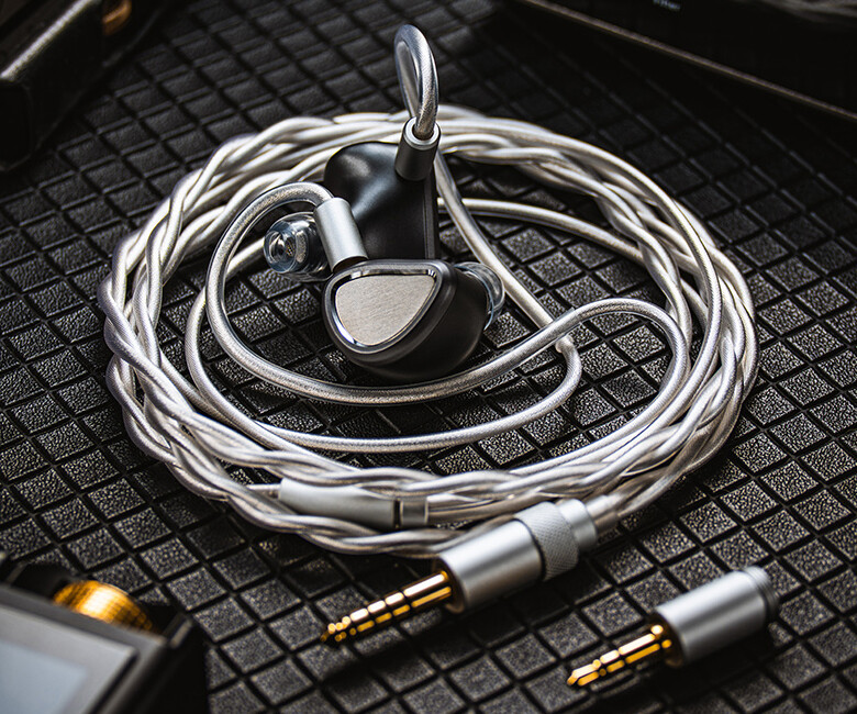 astrotec ATS-01 Archimedes 有線イヤホン Astrotec Archimedes ATS-01」 14.8mm平面ドライバー+ピエゾ構成