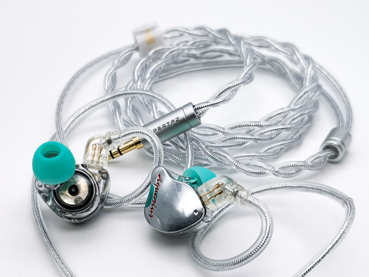 SUPERTFZ AQUARIUS」 最適化した高性能ドライバーを搭載。明瞭で