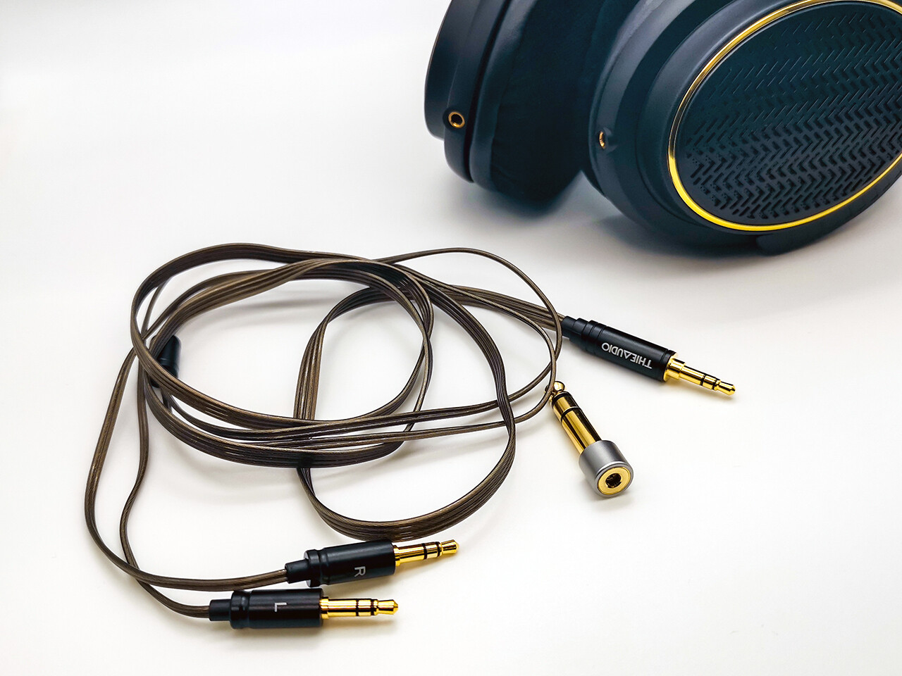 THIEAUDIO Ghost」 40mmサファイア複合振動板を採用