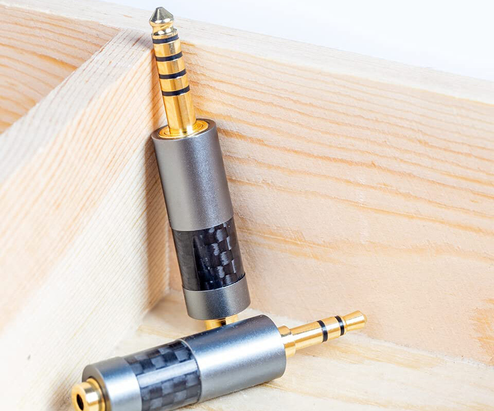 ccz plume 羽 CCZ Plume」 ゴールドのシェルがインパクト抜群。しっかり鳴らせ