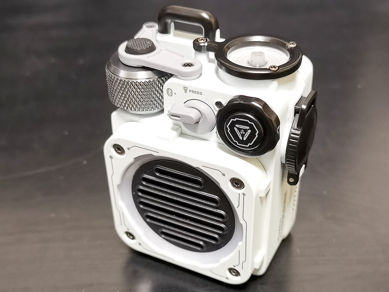 MUZEN CYBERCUBE」 サイバーなカラーリングとイルミネーションで「Wild