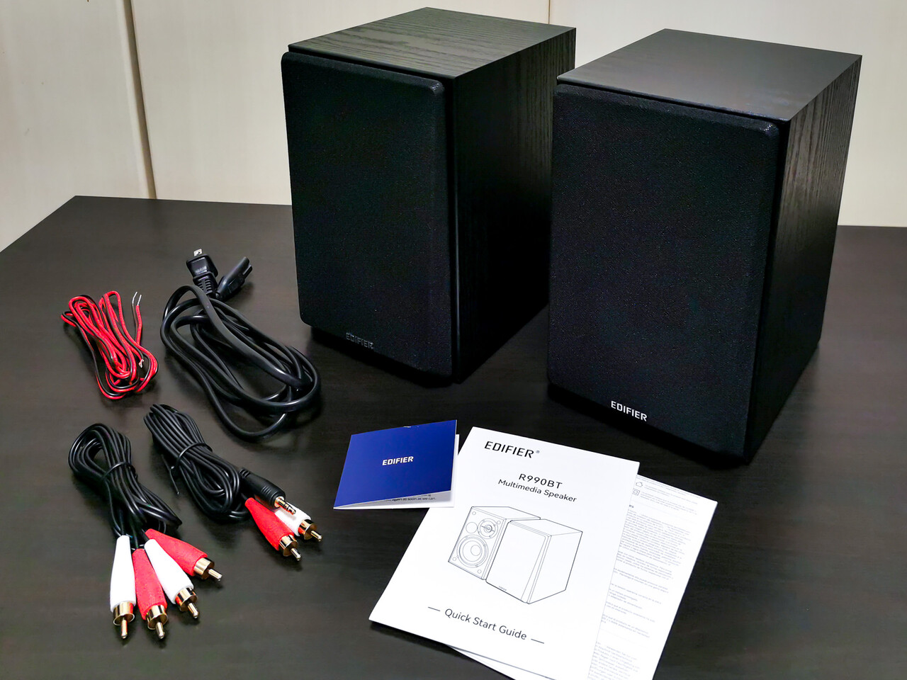 EDIFIER R990BT」 RCA×2＋Bluetooth5.4対応、リビングでも