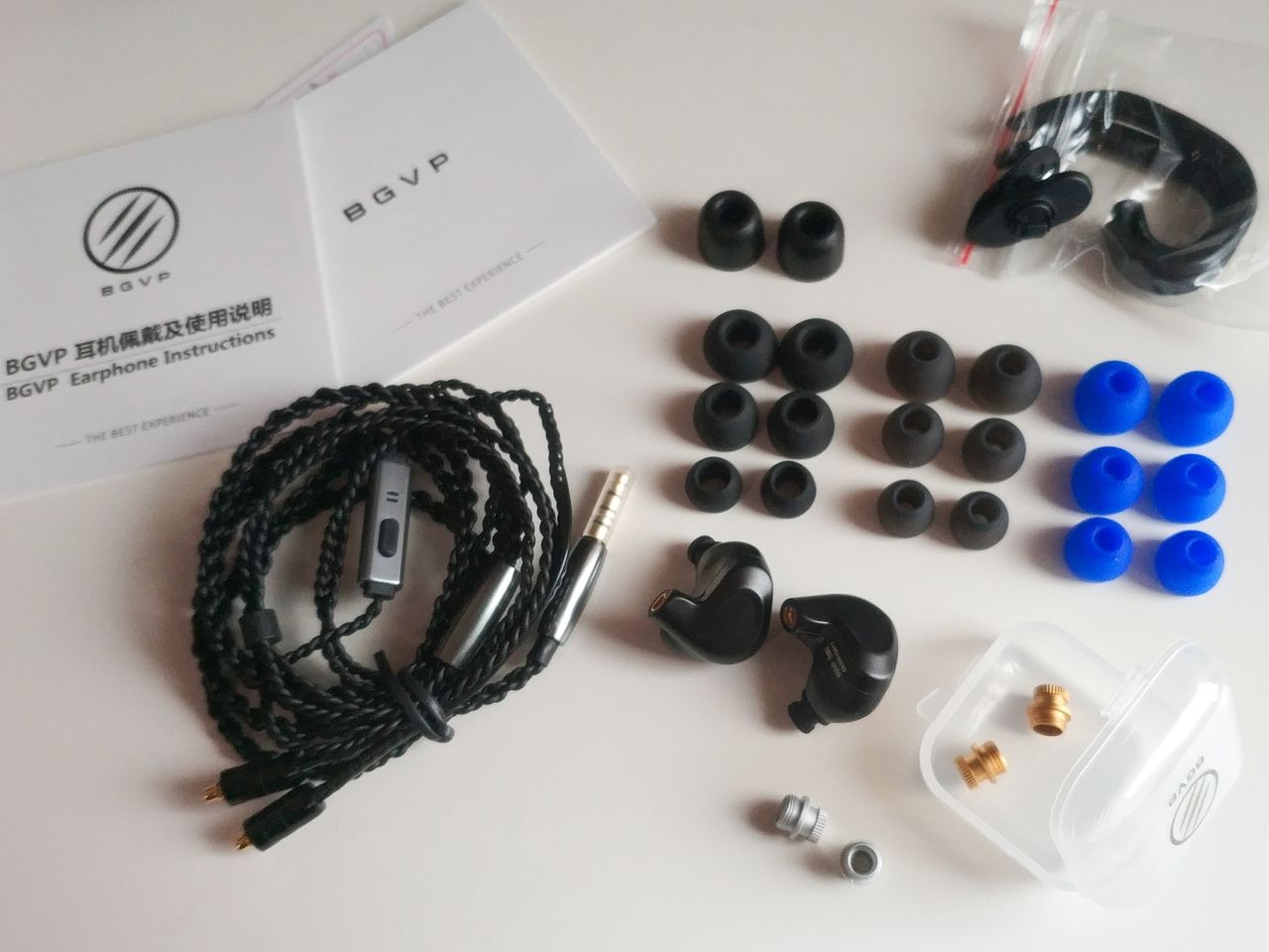 BGVP DMG」 4BA+2DD構成ながら抜群の中低域と立体的な音場感。3