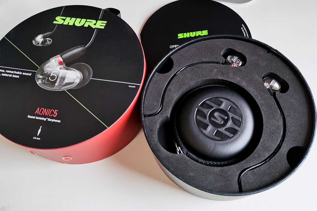 棚からレビュー】 「Shure AONIC 5」 購入後半年経過後レビュー 棚からレビュー】 「Shure AONIC 5」 購入後半年経過後レビュー